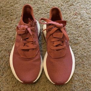 Adidas women’s sneakers